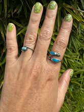 Load image into Gallery viewer, Two Birds Turquoise Stone Ring
