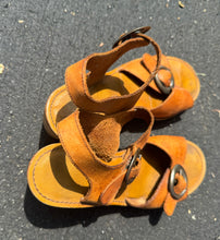 Load image into Gallery viewer, 1970&#39;s Buckle Sandals
