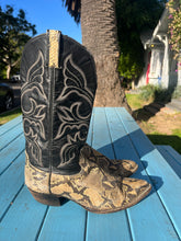 Load image into Gallery viewer, Mens Snakeskin Leather Boots~ Mens Size 9.5
