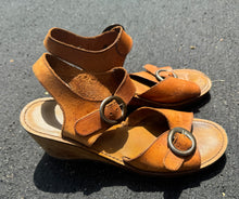 Load image into Gallery viewer, 1970&#39;s Buckle Sandals
