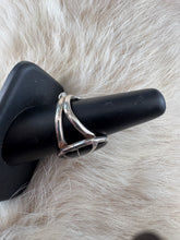 Load image into Gallery viewer, Onyx Oval Double Band Ring

