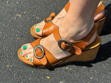 Load image into Gallery viewer, 1970&#39;s Buckle Sandals
