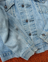 Load image into Gallery viewer, Two Pocket Classic Levis Jean Jacket
