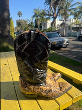 Load image into Gallery viewer, Snakeskin Cowboy Boots -Size 11.5
