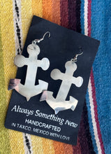 Load image into Gallery viewer, Vintage Anchor Silver Earrings
