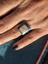 Load image into Gallery viewer, Square Mother of Pearl Ring
