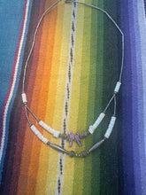 Load image into Gallery viewer, Vintage Handmade MOP Birds Heishi Shell Choker Necklace
