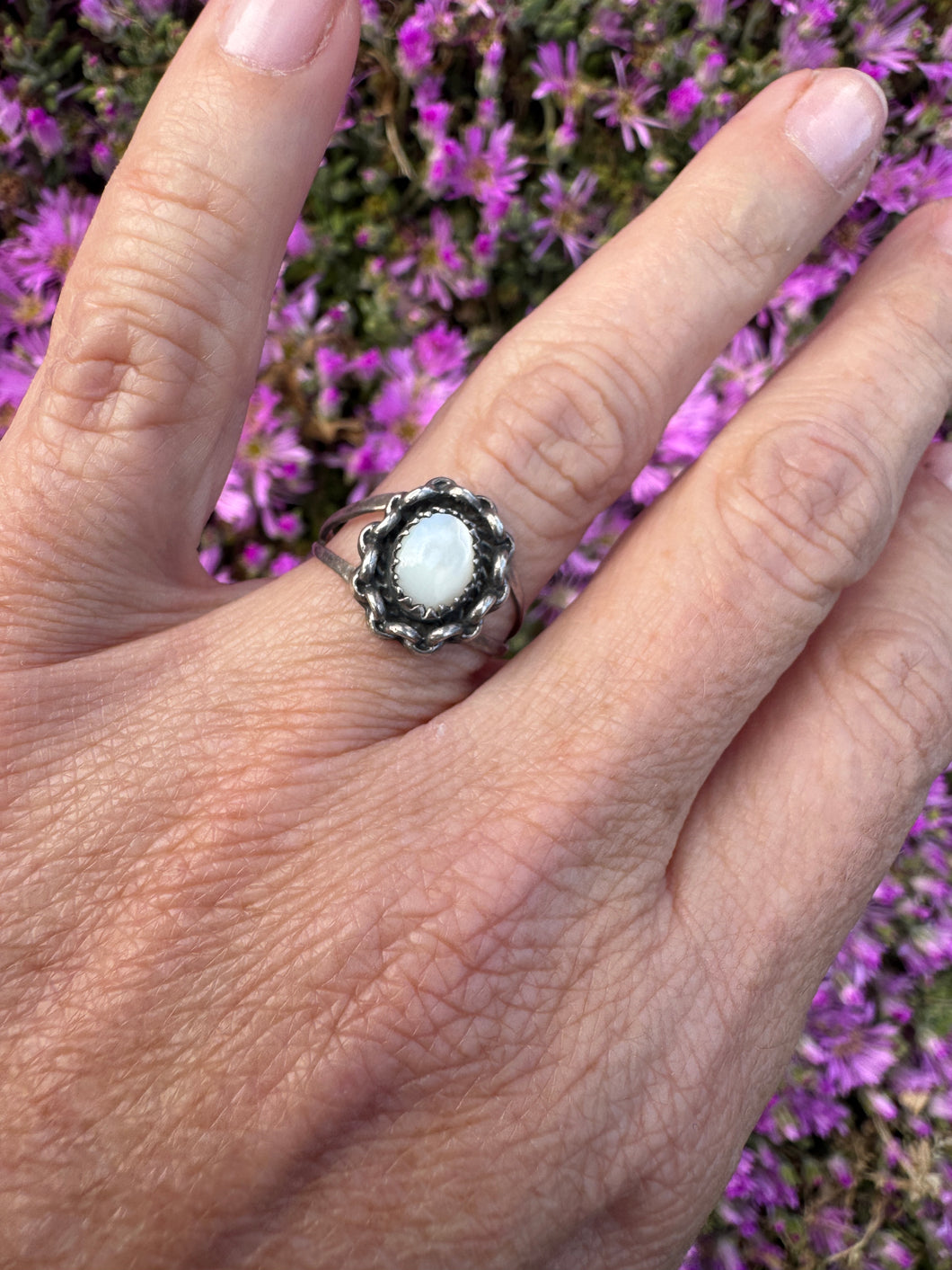 Mother of Pearl Round Ring