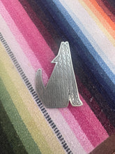 Load image into Gallery viewer, 1988 Large Wolf Pin
