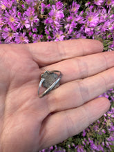 Load image into Gallery viewer, Mother of Pearl Round Ring
