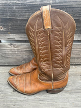 Load image into Gallery viewer, Tony Lama Cowboy Boots ~Mens Size 8
