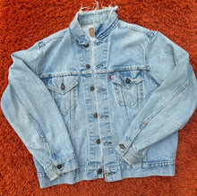 Load image into Gallery viewer, Two Pocket Classic Levis Jean Jacket
