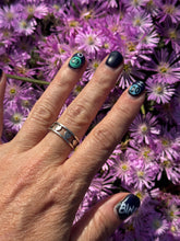 Load image into Gallery viewer, Cutout Heart Ring
