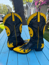 Load image into Gallery viewer, Smiley Happy Montana Boots - Mens Size 13
