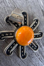 Load image into Gallery viewer, Sun Spiny Oyster Pendant
