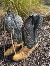 Load image into Gallery viewer, Vintage Snakeskin Cowboy Boots
