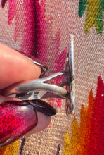 Load image into Gallery viewer, Crushed Stones Butterfly Pawn Ring
