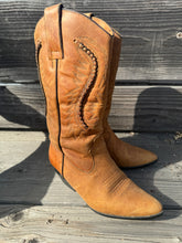 Load image into Gallery viewer, Twisted Leather Sides Cowboy Boots ~Size 7
