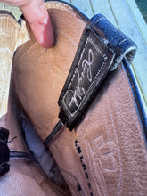 Load image into Gallery viewer, Vintage LARRY MAHAN RODEO CACTUS BLACK COWGIRL COWBOY WESTERN BOOTS- 8
