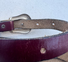 Load image into Gallery viewer, Vintage Thin Leather Belt
