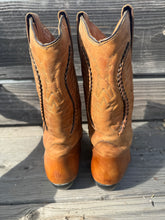 Load image into Gallery viewer, Twisted Leather Sides Cowboy Boots ~Size 7
