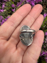 Load image into Gallery viewer, Vintage Mother of Pearl Crushed Stone Ring
