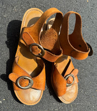 Load image into Gallery viewer, 1970&#39;s Buckle Sandals
