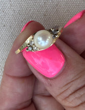 Load image into Gallery viewer, 14k Gold Pearl Diamond Heart Ring
