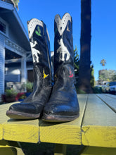 Load image into Gallery viewer, Vintage LARRY MAHAN RODEO CACTUS BLACK COWGIRL COWBOY WESTERN BOOTS- 8
