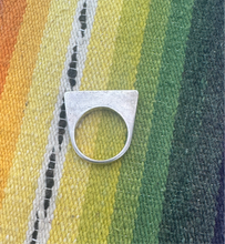 Load image into Gallery viewer, Vintage Sterling Avant Garde Square Bar Ring

