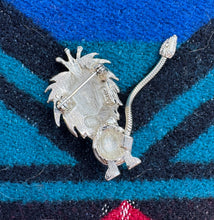 Load image into Gallery viewer, Lion Pendant Brooch
