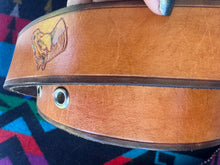 Load image into Gallery viewer, Vintage Western Horseshoe and Horse Leather Belt
