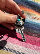 Load image into Gallery viewer, Winking Cat Keychain
