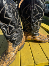 Load image into Gallery viewer, Snakeskin Cowboy Boots -Size 11.5
