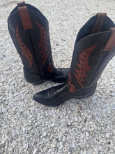 Load image into Gallery viewer, Cowboy Black/Brown Leather Boots
