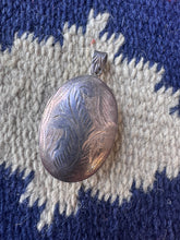 Load image into Gallery viewer, Oval Locket Necklace
