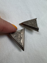 Load image into Gallery viewer, Sterling Silver Overlay Embossed Collar Tips
