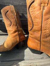 Load image into Gallery viewer, Twisted Leather Sides Cowboy Boots ~Size 7
