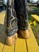 Load image into Gallery viewer, Snakeskin Cowboy Boots -Size 11.5
