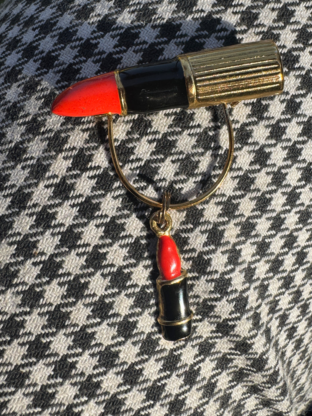 Lipstick Pin