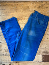 Load image into Gallery viewer, Blue Levis Corduroy Pants- Mens Size 36
