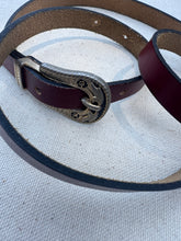 Load image into Gallery viewer, Vintage Thin Leather Belt
