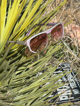 Load image into Gallery viewer, Neostyle Pink Framed Sunglasses
