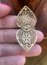 Load image into Gallery viewer, Heart Goldtone Locket Necklace
