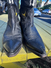 Load image into Gallery viewer, Vintage LARRY MAHAN RODEO CACTUS BLACK COWGIRL COWBOY WESTERN BOOTS- 8
