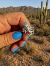 Load image into Gallery viewer, Silver Snake Ring
