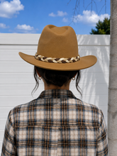 Load image into Gallery viewer, America Eagle Outfiitters Stagecoach
