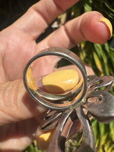 Load image into Gallery viewer, 1970s Flower Sterling Silver Ring
