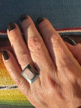 Load image into Gallery viewer, Square Mother of Pearl Ring
