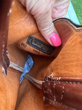 Load image into Gallery viewer, Classic Brown Cowboy Boots

